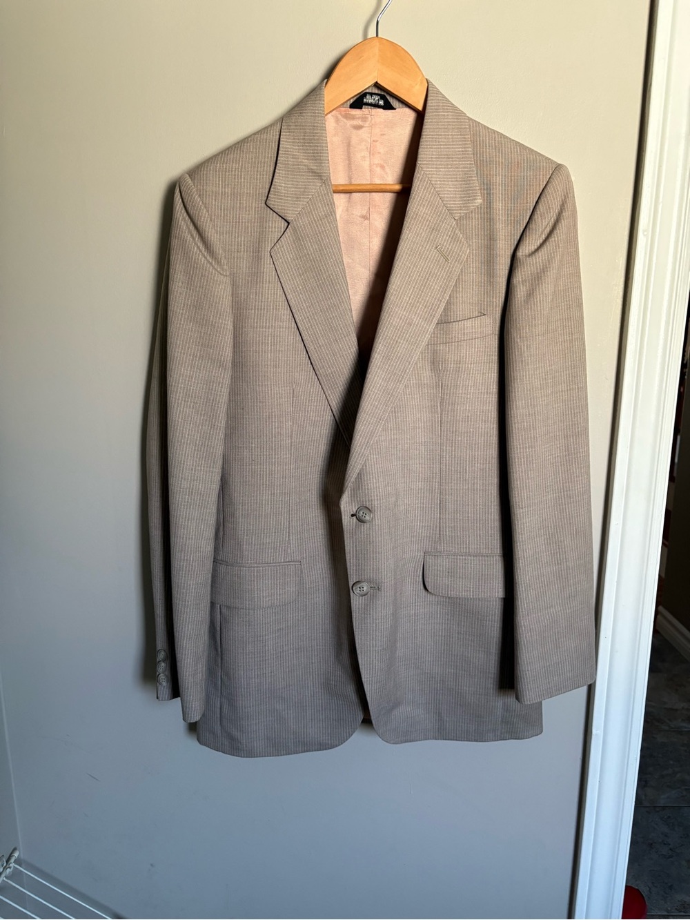 Michel Renoir Classic Beige Two-Button Blazer